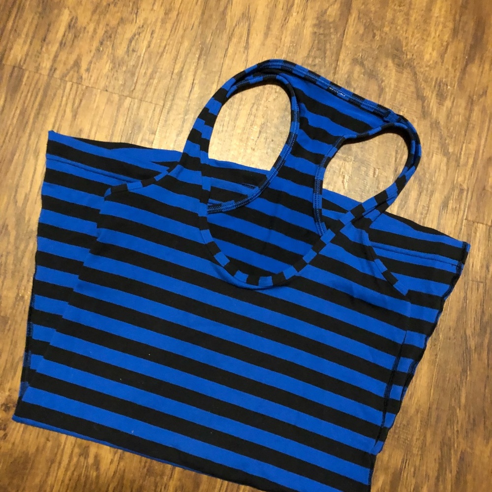 Lululemon tank size 2